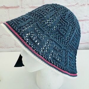 Fendi NWT FF Crochet Knit Bucket Hat